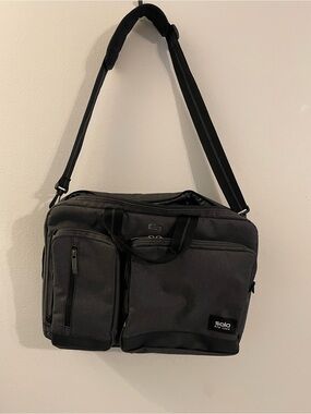 solo Black Camera Messenger Bag with Multiple Pockets